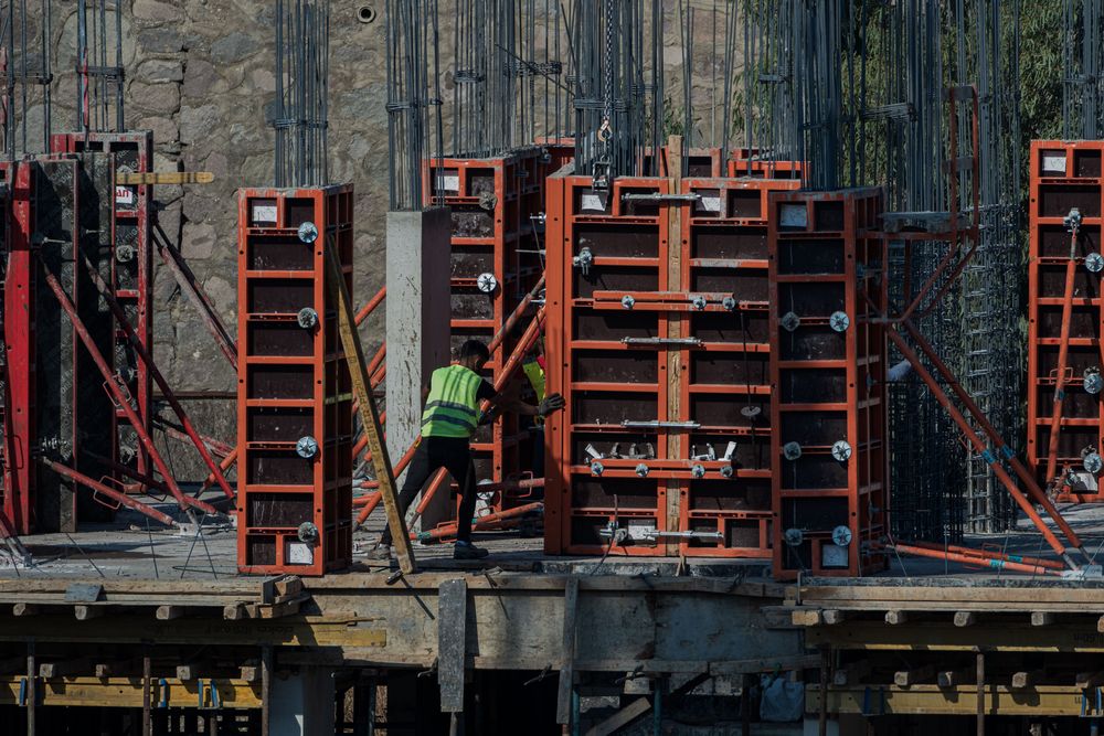 Banches de coffrage sur un chantier de gros œuvre